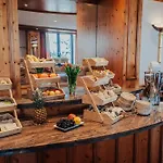 雷赫公园酒店 3*