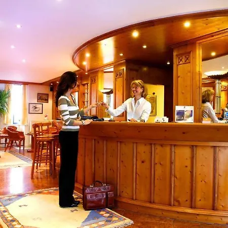 雷赫公园酒店 酒店