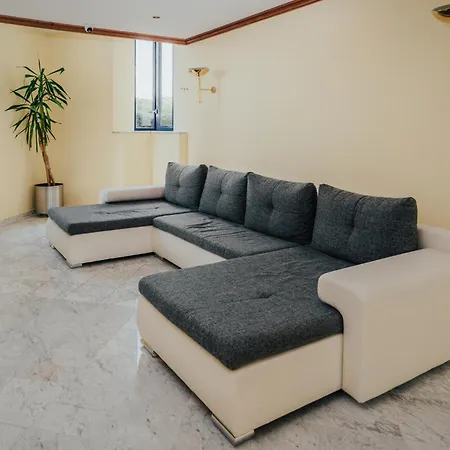 雷赫公园酒店 3*