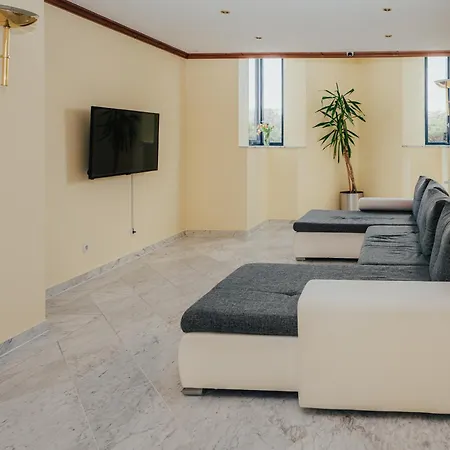 雷赫公园酒店 3*